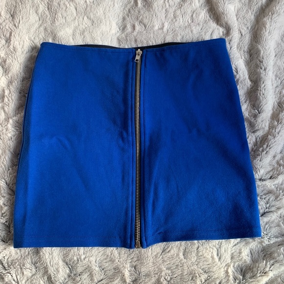 Front zip-up skirts - Picture 3 of 4